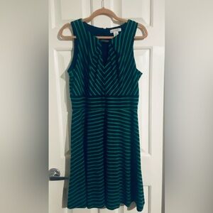 Liz Claiborne navy & green stripes sleeveless flare midi dress keyhole. Size 12.